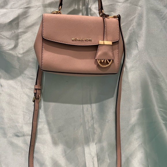 Michael Kors - Soft Pink Color Leather Mini Satchel Bag LIKE NEW! - Picture 4 of 12